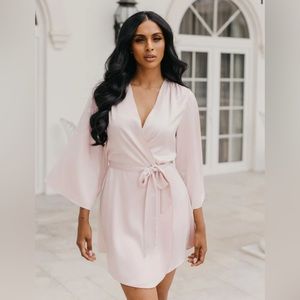 Le Rose Stories WILLOW PETAL HEM SATIN TRIM ROBE